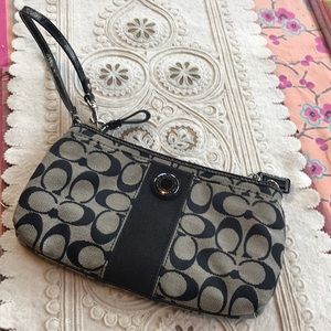 COACH Wristlet 9x5”